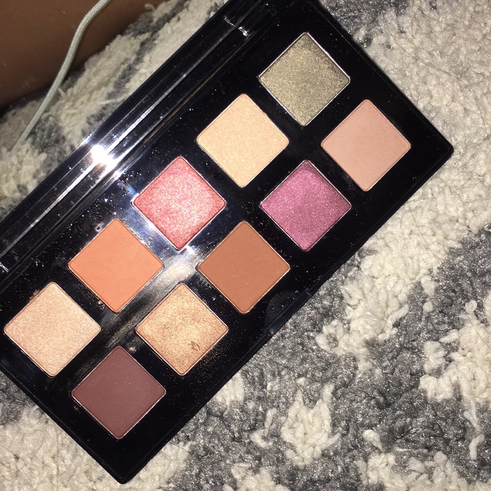 Makeup Bundle - Picture 2 of 6